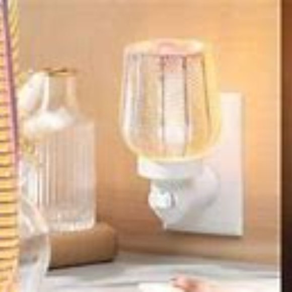 Scentsy Mini Warmer- Pearlized Gatsby - Picture 2 of 4